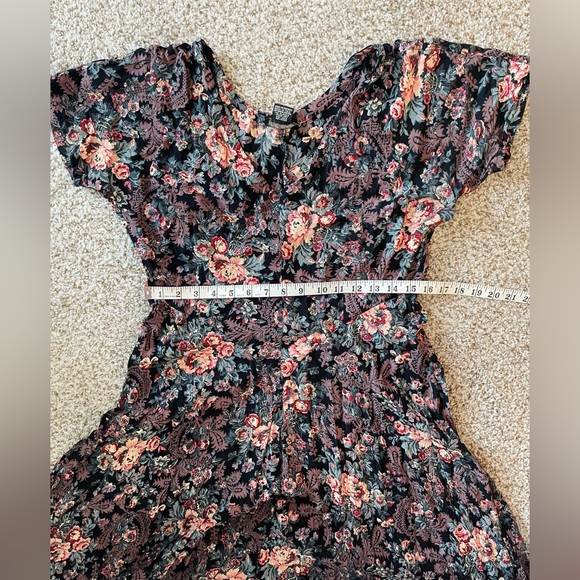 “Winter” Floral Dress - Picture 9 of 13